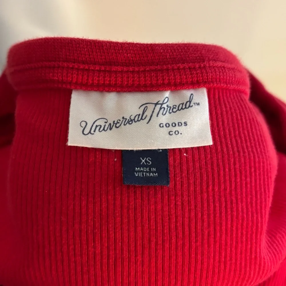 Long Sleeve Ribbed Red Top - Picture 3 of 3